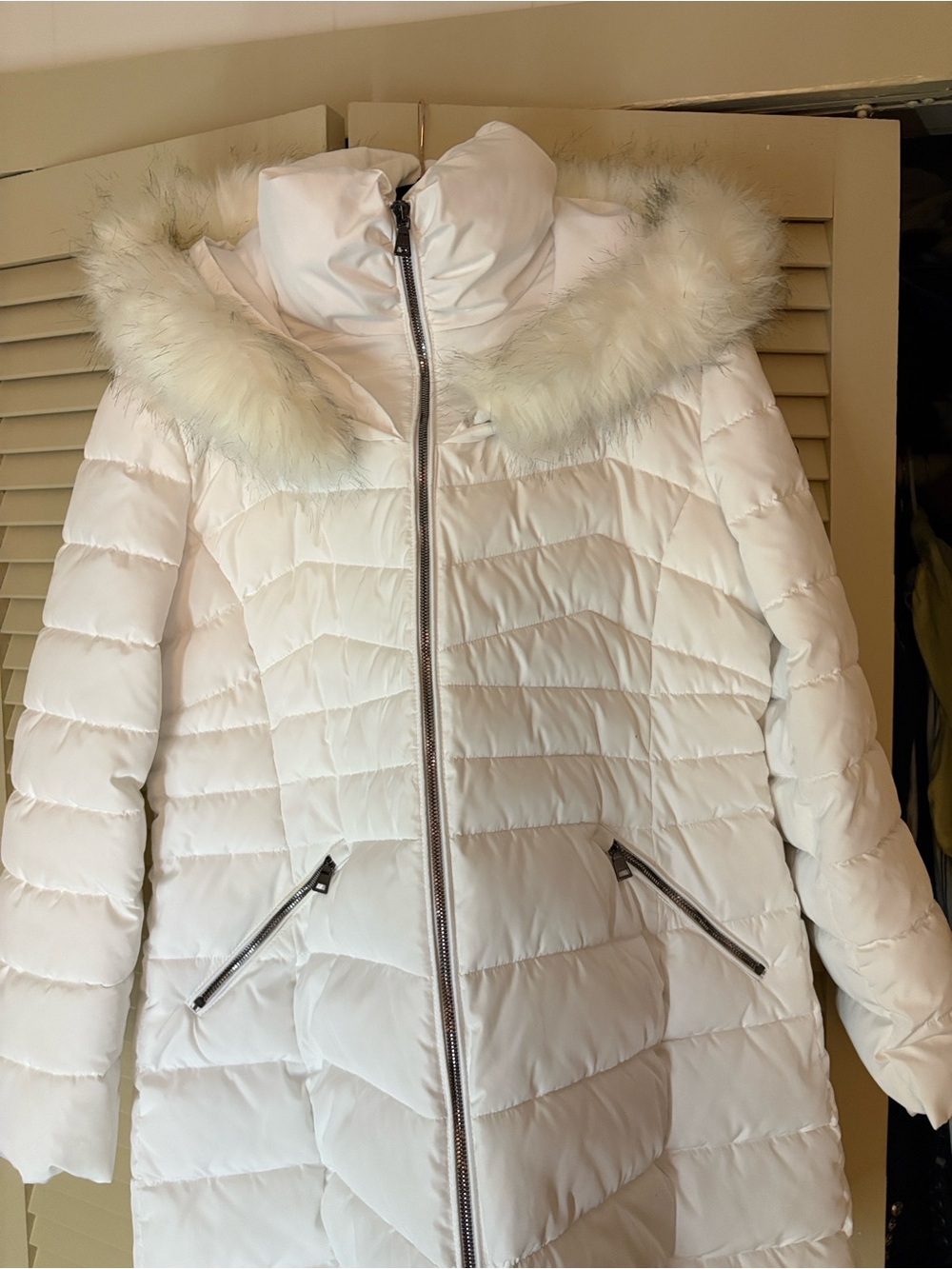 Laundry By Shelli Segal White Quilted Faux Fur-Trim Puffer Coat